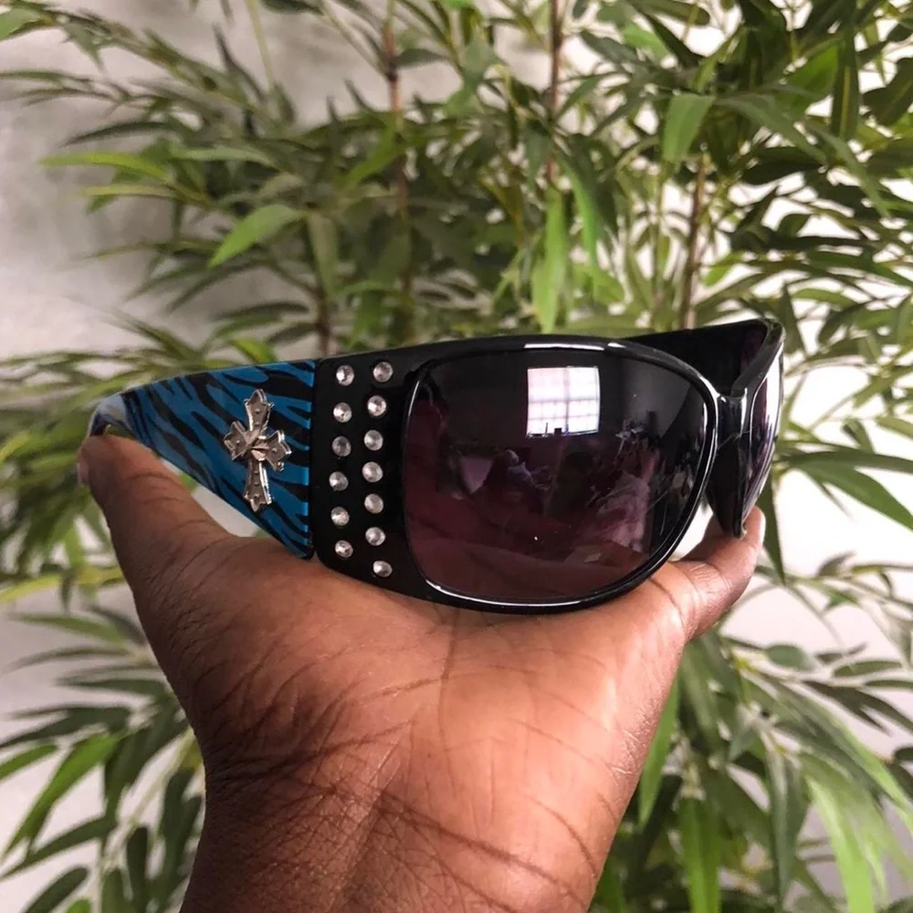 Y2K Mcbling Goth Scene Baddie Cyber Trend Streetwear Black Blue cross sunglasses